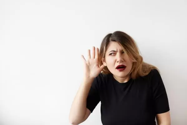 diferencias de aparatos auditivos de marca reconocida vs comercial genéricos